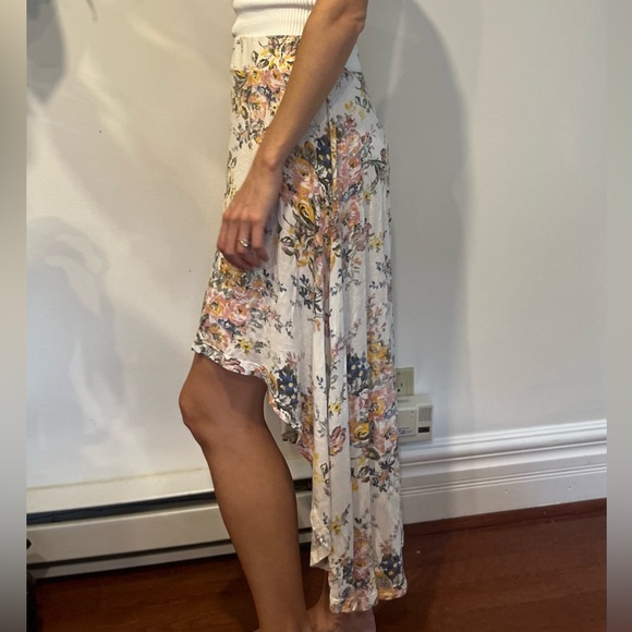 Flowy Billabong floral skirt - Picture 2 of 2